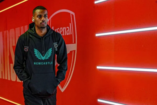 Alexander Isak dari Newcastle dan Dilema Striker Liverpool
