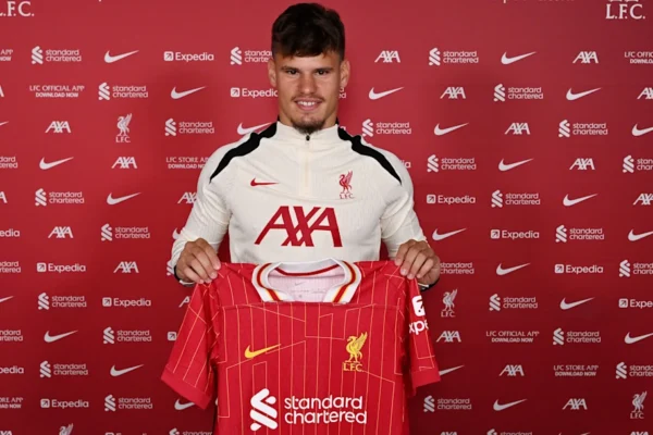 Milos Kerkez Membawa Isyarat Evolusi Liverpool Arne Slot temp