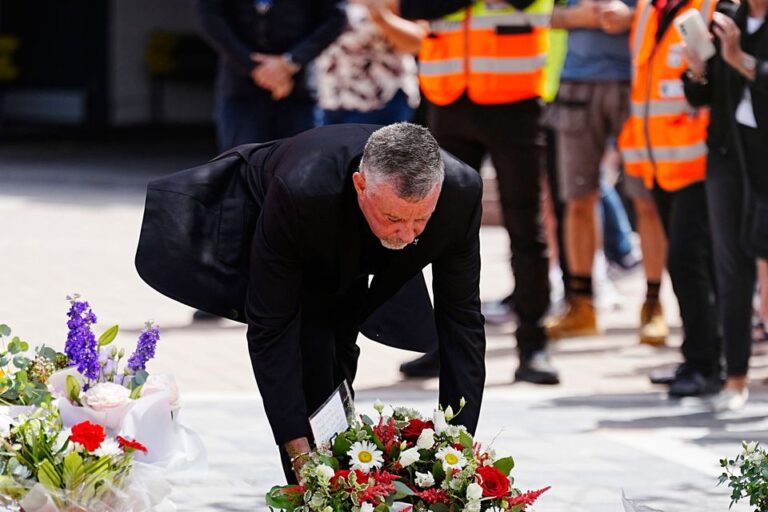 John Aldridge Tahan Tangis Emosional Kepada Diogo Jota temp