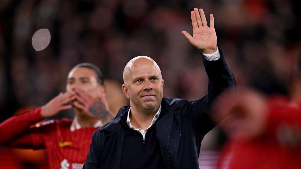 Pelajaran bagi Arne Slot dalam Menangani Pemain