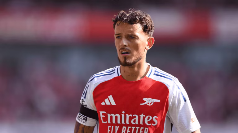 Liverpool Incar Ben White sebagai Alternatif Transfer Marc Guehi Menghadapi Persaingan dari Newcastle