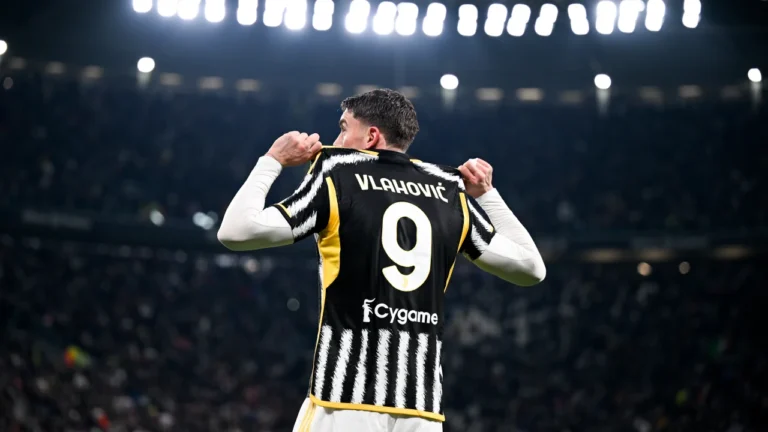 Perburuan Striker Panas: Liverpool Bidik Isak, Juventus Sodorkan Vlahovic untuk Guncang Newcastle